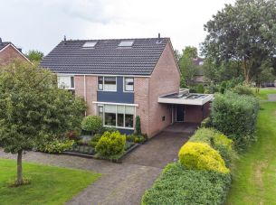 Hooiland 143, Wierden